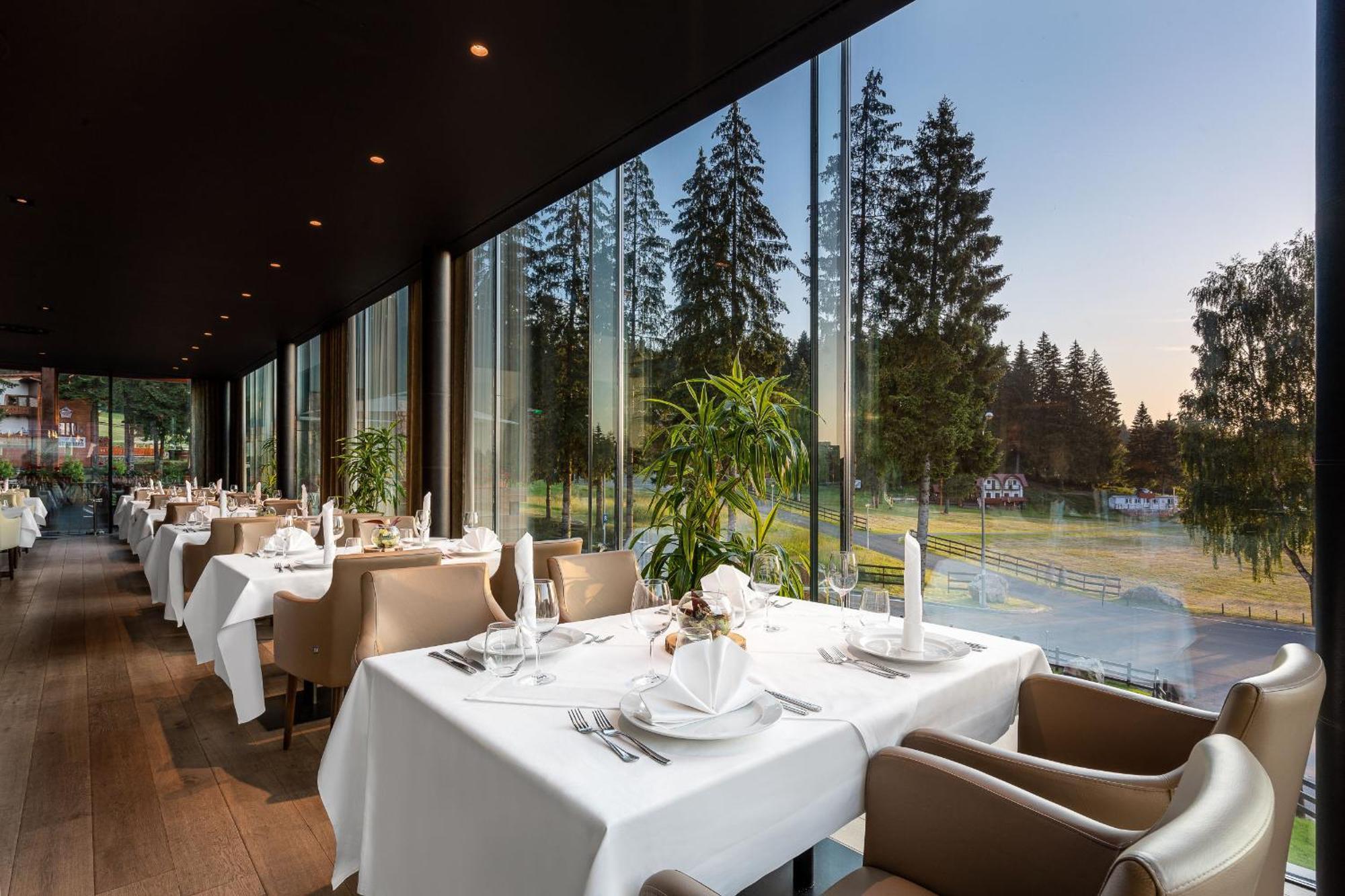 Ana Hotels Sport Poiana Brasov Bagian luar foto