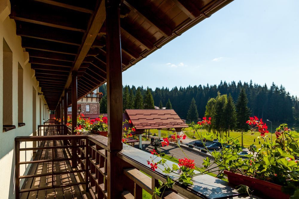 Ana Hotels Sport Poiana Brasov Bagian luar foto